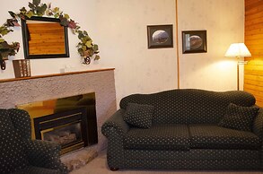 Crandell Mountain Lodge