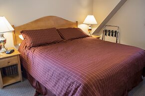 Crandell Mountain Lodge