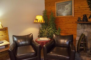 Crandell Mountain Lodge