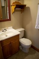 Crandell Mountain Lodge