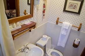 Crandell Mountain Lodge