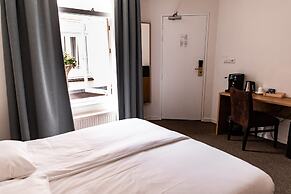 Ambassador City Centre Hotel