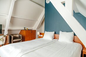 Ambassador City Centre Hotel