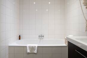 Ambassador City Centre Hotel