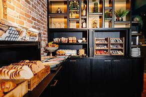 Ambassador City Centre Hotel