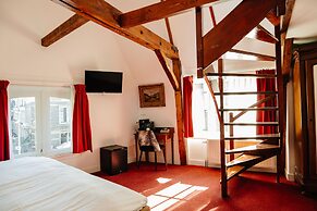 Ambassador City Centre Hotel