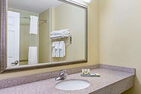 La Quinta Inn & Suites by Wyndham Mobile Satsuma / Saraland