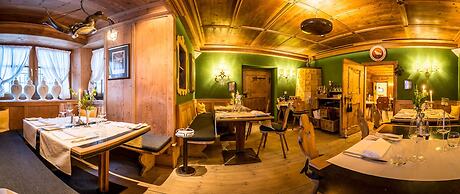 Adler Suite & Stube