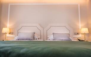 Imperhotel by Umbral