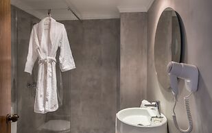 Imperhotel by Umbral