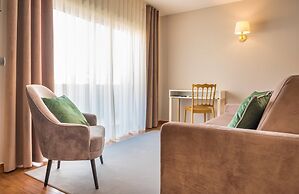 Imperhotel by Umbral