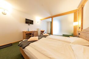 Hotel Alpine Mugon