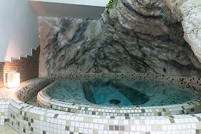 Hotel Alpine Mugon