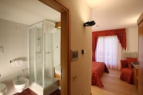 Hotel Garni Lago Nembia
