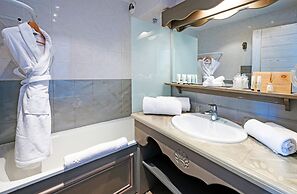 Hôtel Les Campanules by Les Etincelles