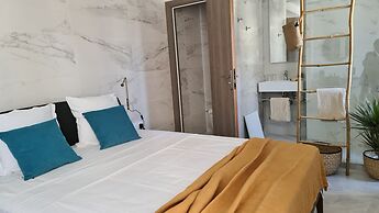 Le Petit Trianon et Le Charme des Suites