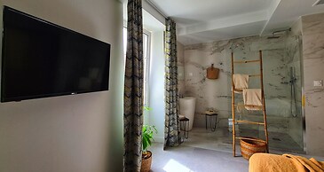 Le Petit Trianon et Le Charme des Suites