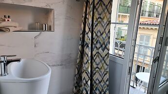 Le Petit Trianon et Le Charme des Suites