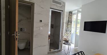 Le Petit Trianon et Le Charme des Suites