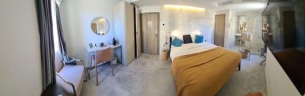 Le Petit Trianon et Le Charme des Suites