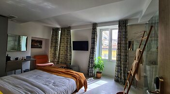 Le Petit Trianon et Le Charme des Suites