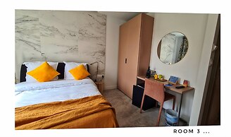 Le Petit Trianon et Le Charme des Suites