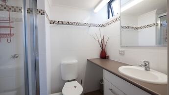 Alexander Holiday Apartments