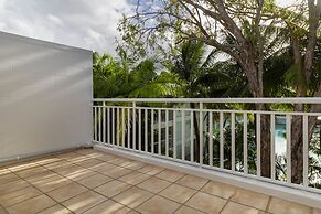 The White House Port Douglas