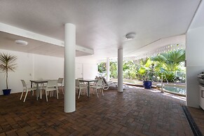 The White House Port Douglas