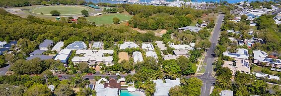 The White House Port Douglas