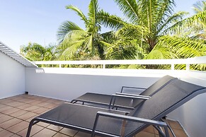 The White House Port Douglas