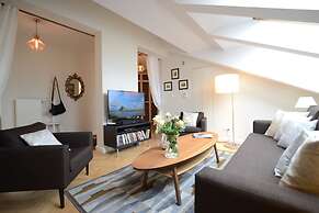 Crystal Suites Old Town