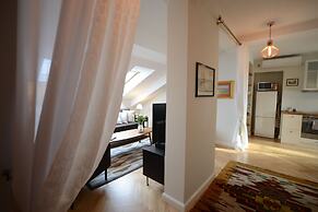 Crystal Suites Old Town