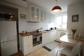 Crystal Suites Old Town