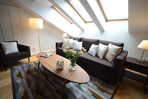 Crystal Suites Old Town