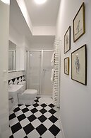 Crystal Suites Old Town