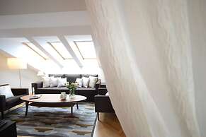 Crystal Suites Old Town