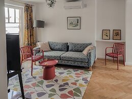 Crystal Suites Old Town