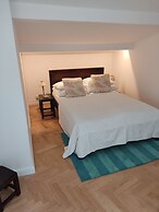 Crystal Suites Old Town