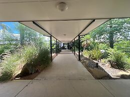 Albert Park Motor Inn