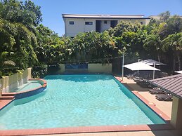 Central Plaza Port Douglas Apartments