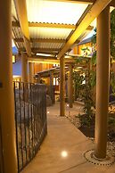 L'Auberge Apartments Noosa