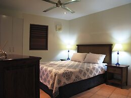 L'Auberge Apartments Noosa