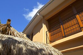 L'Auberge Apartments Noosa