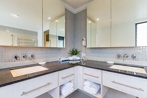 Sea Point On Trinity Beach