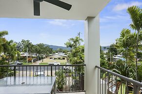 Sea Point On Trinity Beach