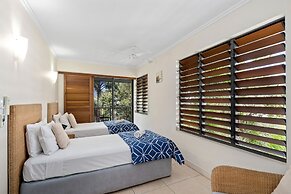 Sea Point On Trinity Beach