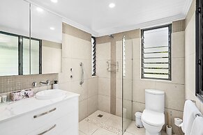 Sea Point On Trinity Beach