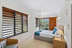 Sea Point On Trinity Beach