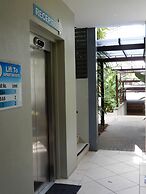 Sea Point On Trinity Beach